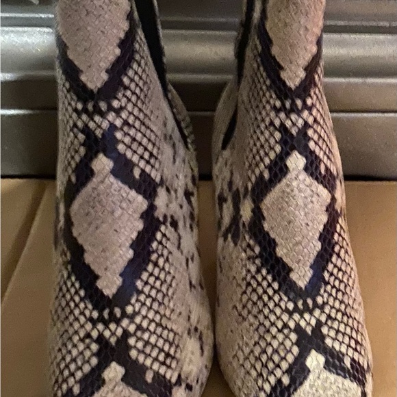 Joie Snakeskin print booties - Picture 11 of 11